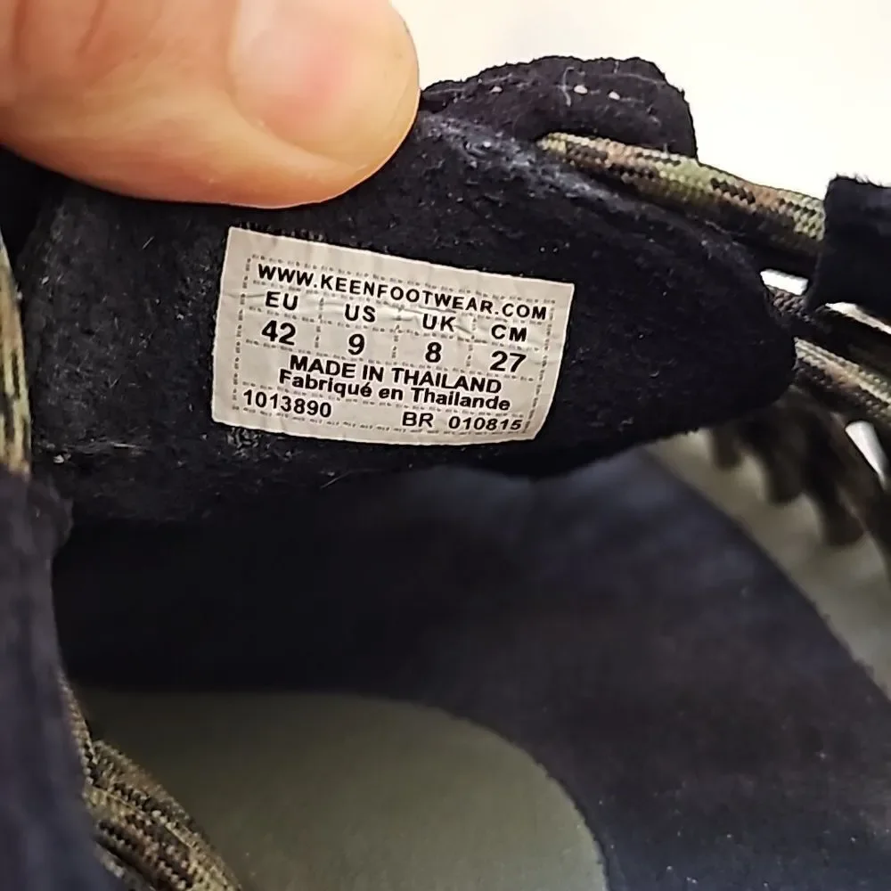 Keen uneek sandal, size 9‎